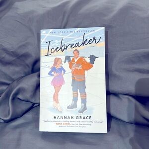 Hannah Grace’s Happenstance New York Times Bestseller